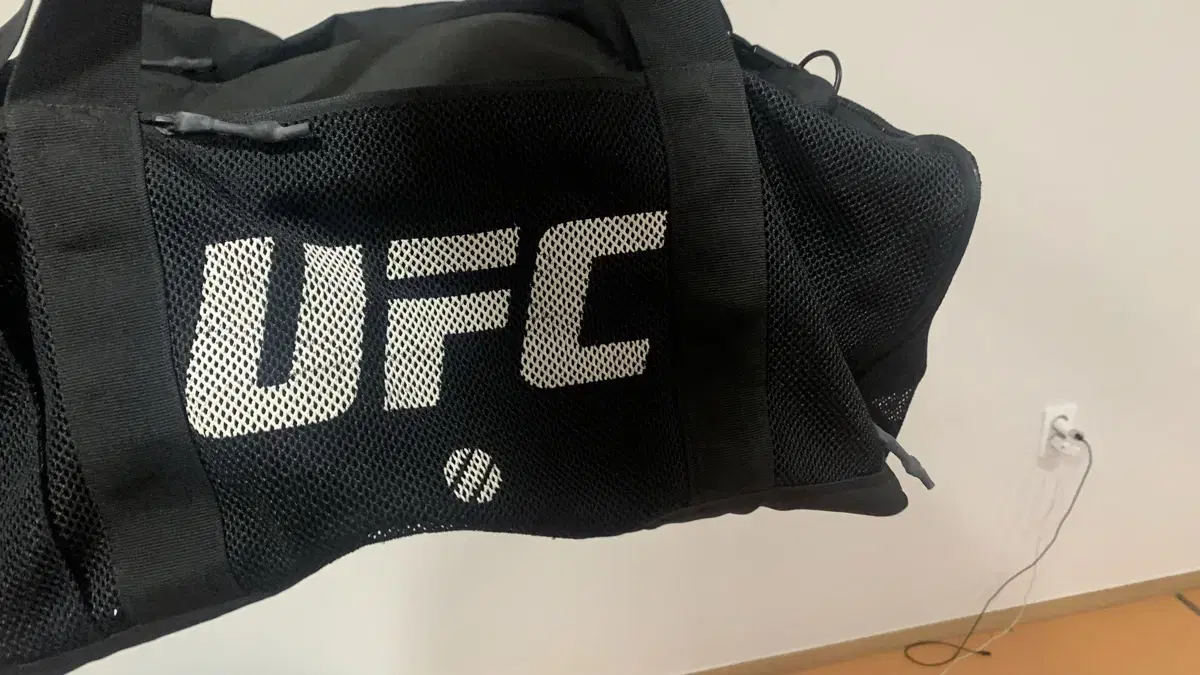 ufc가방 팝니다